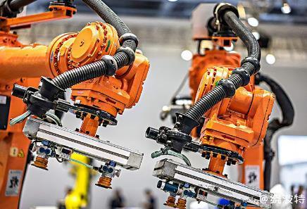 预计2024年中国工业机器人市场规模将达到115亿美元