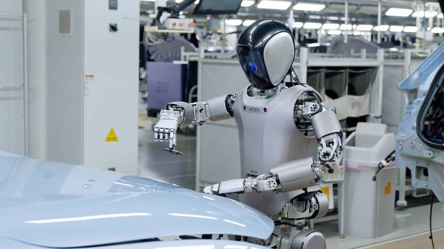 工业版人形机器人已在新能源汽车工厂"实训"_产品_周剑_企业